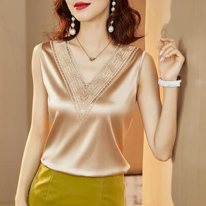 Blusa Decote V com Bordado