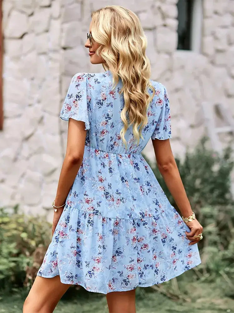 Vestido Feminino Curto em Camadas de Chiffon